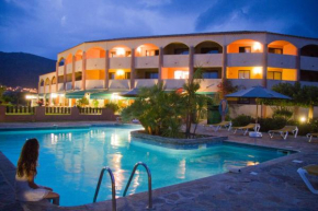  Le California Motel  Казаглион